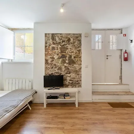Quiet Studio For 2 In Belem, 3mins To Tram ליסבון