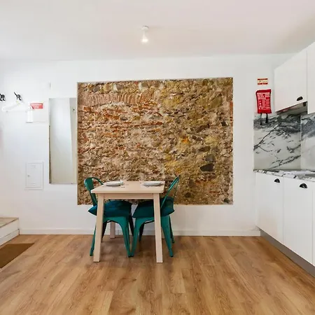 Quiet Studio For 2 In Belem, 3mins To Tram Apartment
